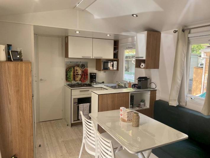 Camping pour 4 personnes, avec piscine et terrasse