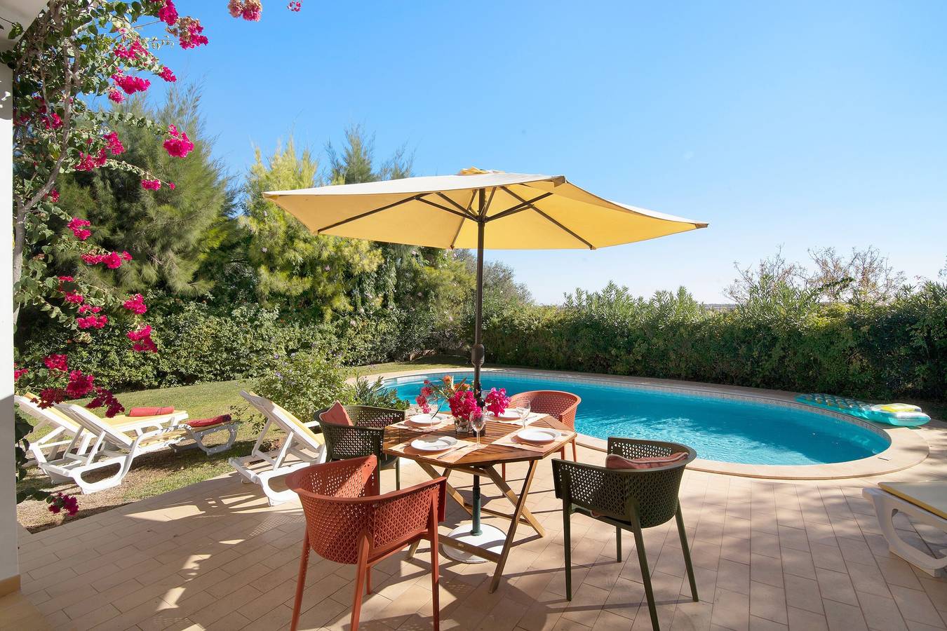 Casa da Alfarrobeira com Piscina & Wi-Fi in Loulé (São Sebastião), Distrito de Faro