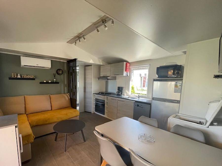 Tour Opérateur et particuliers sur camping Les Charmettes -  Funpass non inclus - Mobilhome 6 personnes - Mobilhome 2 chambres (Immobilhome) climatisation in Les Mathes, Côte de Beauté