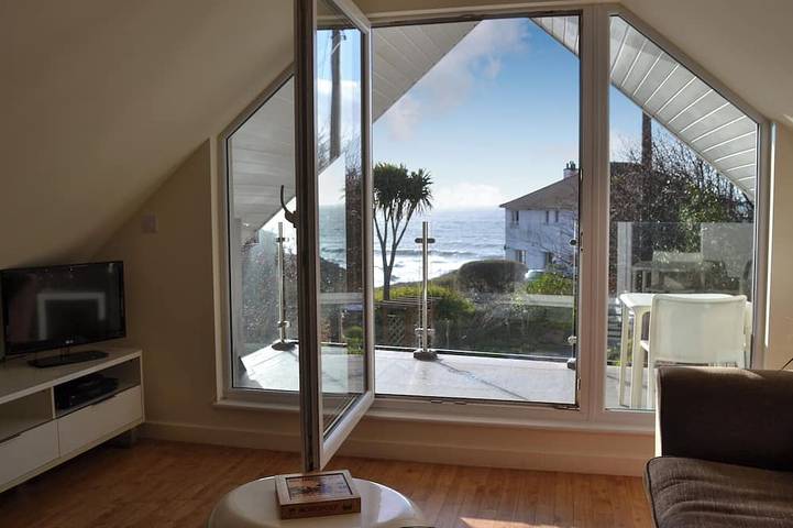 Glamping for 2 people, with balcony, with pets in South Devon