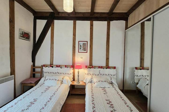 Gîte pour 4 personnes, avec terrasse et jardin à Mazeyrolles - 4