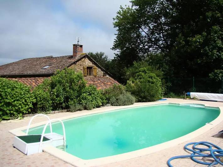 Gîte pour 10 personnes, avec jardin, animaux acceptés à Champagnac-la-Rivière - 2