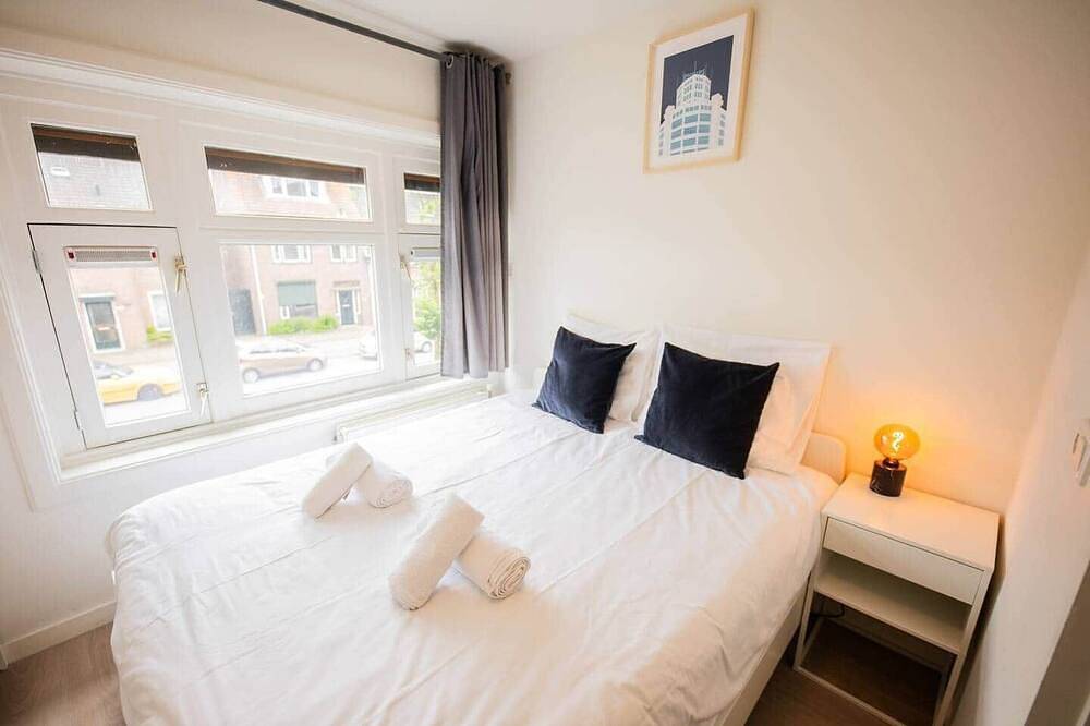 Entire apartment, Amazing 50m² Two-Bedroom Apartment (Ts-307-A) in Eindhoven, North Brabant