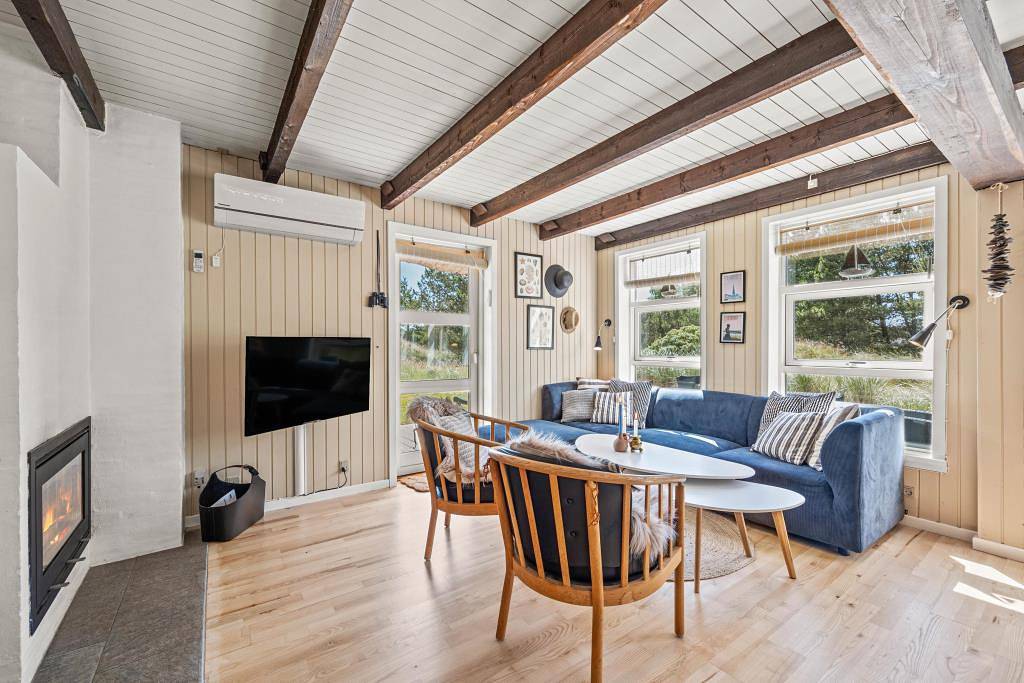 Beautiful thatched holiday home on an impressive plot in Blavand, Varde Region