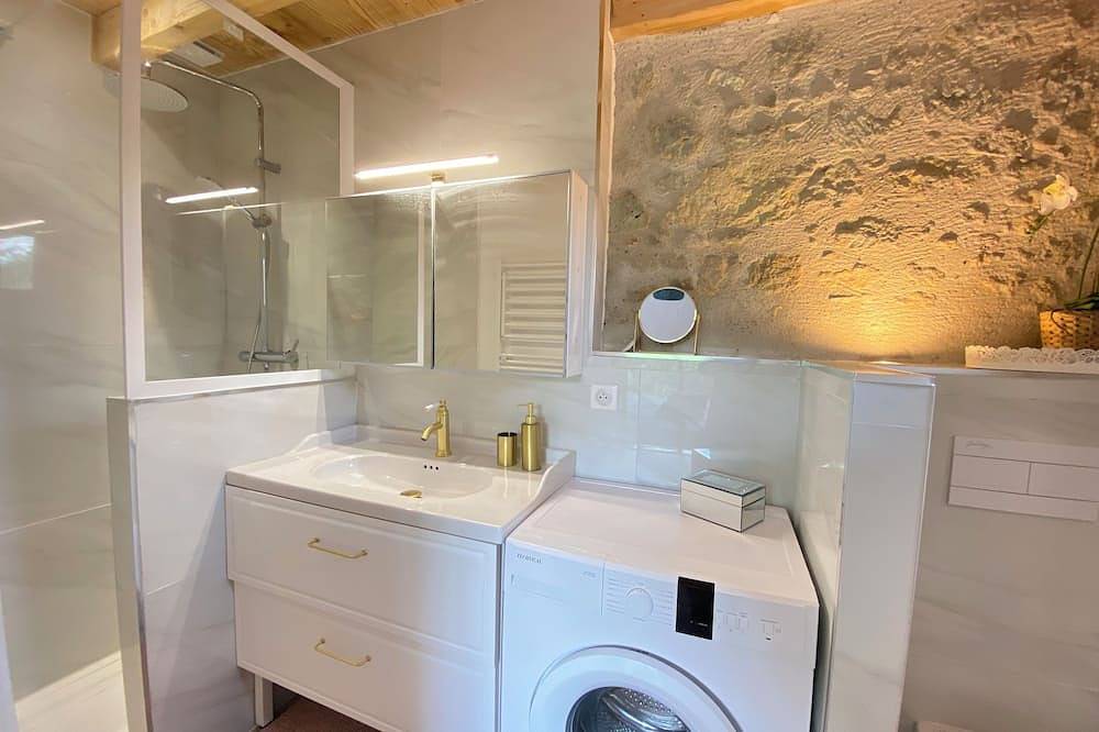 Lodge Avec Mini-Cuisine 1 Chambre Salle D'Eau Salon Terrasse Jardin Prive Clos in Lasserre (Lot-et-Garonne), Région de Nérac