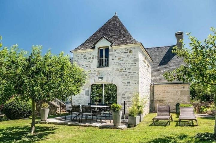 Location de vacances pour 6 personnes, avec sauna et jardin, animaux acceptés à Cuzance