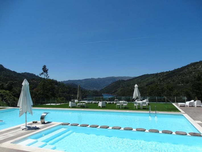 Ferienpark für 2 Personen, mit Seeblick und Pool sowie Ausblick und Garten in Portugal - 2