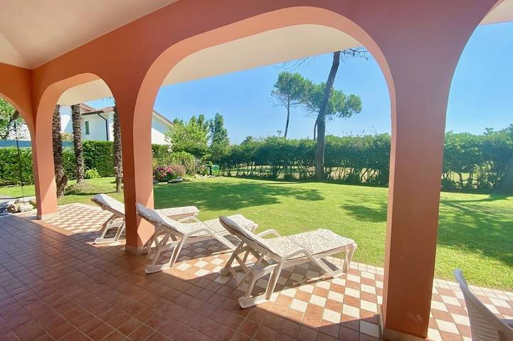 Villa für 6 Personen, mit Garten und Terrasse