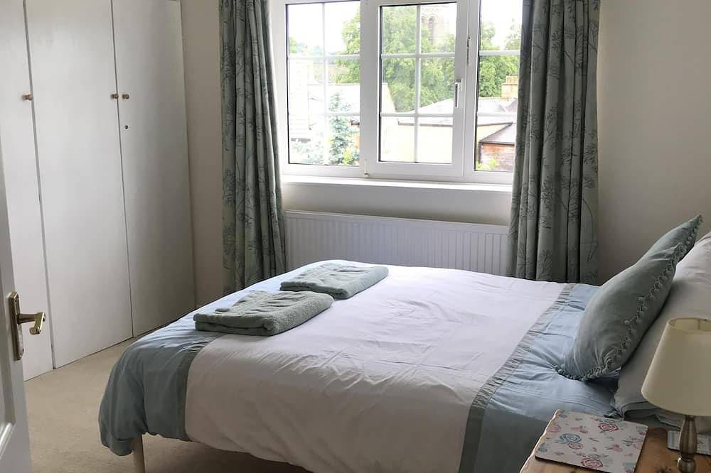 Spacious House 3 ensuite bedrooms, sleeps 6, Centre of Helmsley, Pet friendly, in Helmsley, North York Moors National Park
