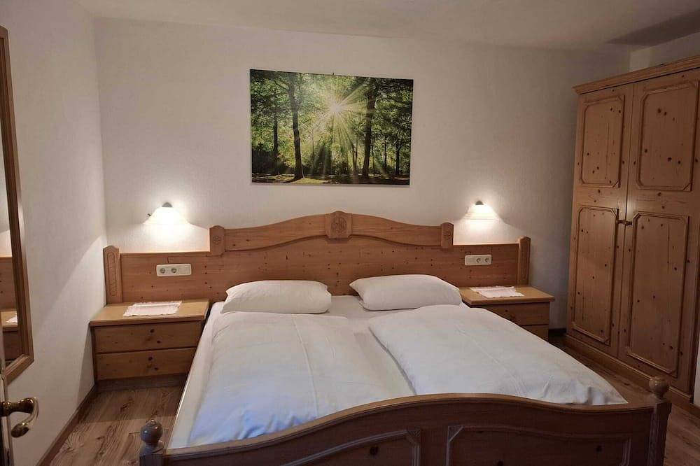Ganze Wohnung, Ferienwohnung Hochplatte 32 m², 2-3 Personen, 1 sep. Schlafzimmer, Balkon, Wlan in Unterwössen, Bayerische Alpen