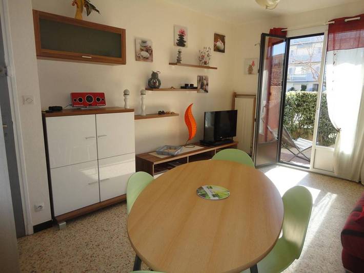 Ganze Wohnung, 2-Zimmer-Apartment mit 2 Terrassen, 300m vom Strand, private Parkplätze, Klimaanlage, 2 Sterne in Port-la-Nouvelle, Mittelmeerküste (Frankreich)