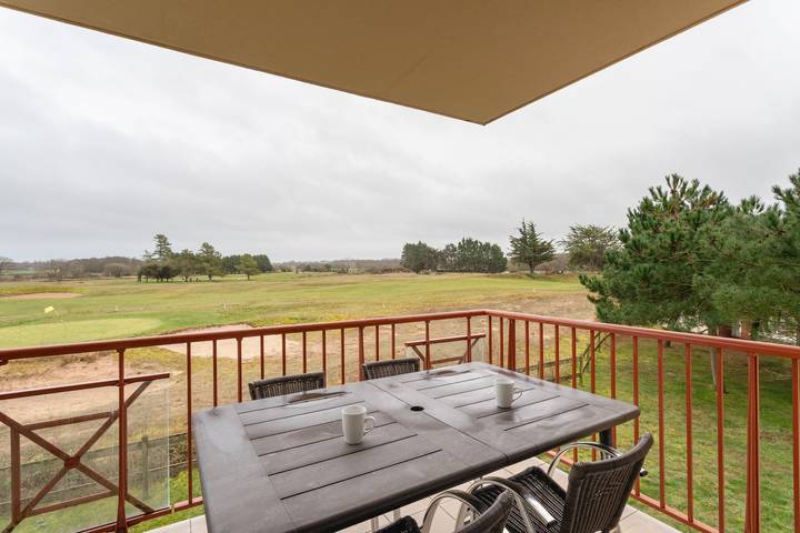 Gîte pour 4 personnes, avec balcon et piscine, animaux acceptés dans Golf Club des Sables d'Or - 3