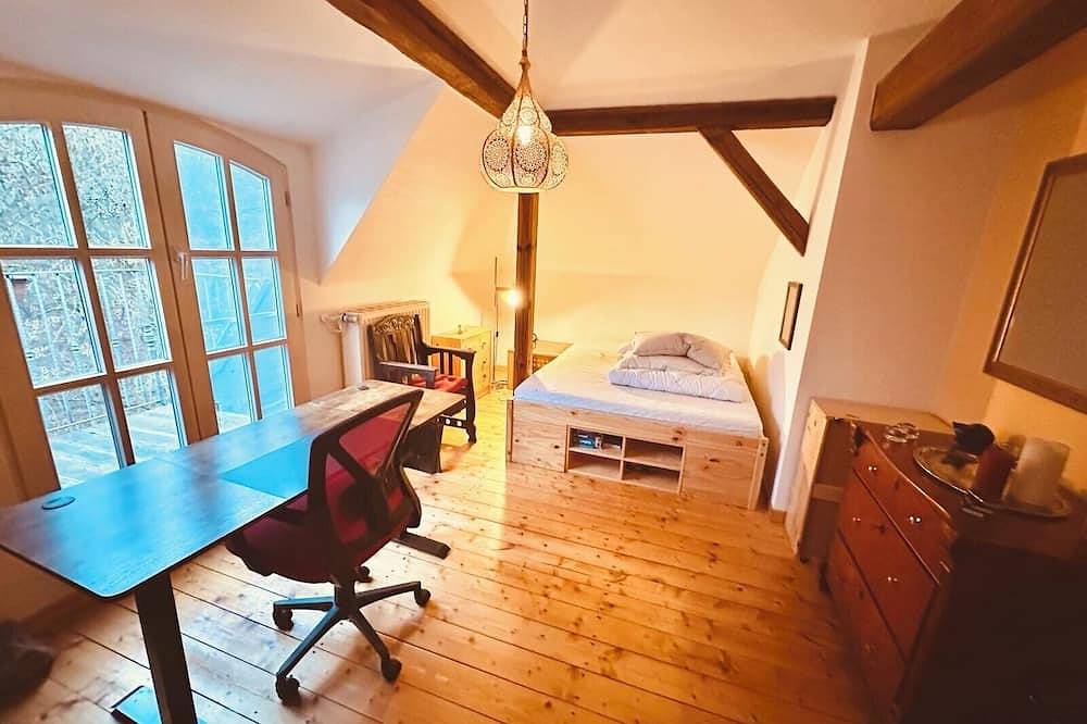 Ganze Wohnung, Romantische Dachgeschoss Ferienwohnung (bis 12 Personen) in Boitzenburger Land, Barnimerland Region