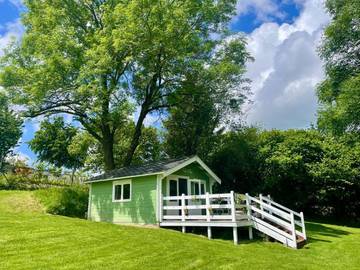Chambre d’hôte pour 2 personnes, avec terrasse ainsi que vue et jardin dans Condé-en-Normandie