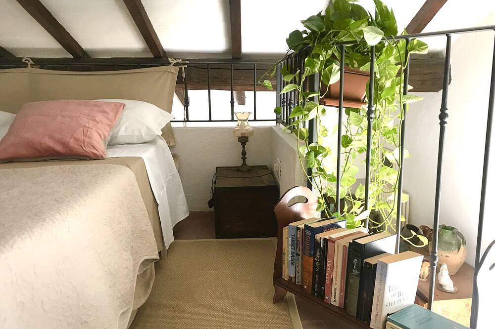 Adorable retreat in the woods with pool, near Florence! in Pontassieve, Chianti