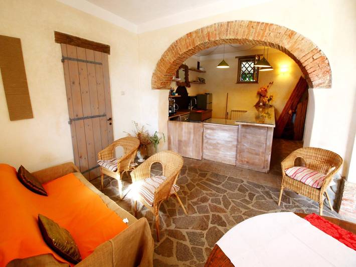 Gîte pour 6 personnes, avec terrasse ainsi que jardin et piscine, adapté aux familles à Castiglione del Lago - 2