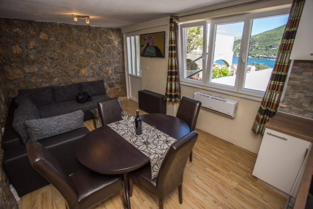 Ganze Wohnung, Ferienwohnung für 3 Personen mit Meerblick in Mokosica, Dubrovnik-Neretva