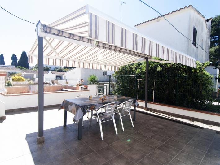 Casa rural para 7 personas, con terraza y piscina, Se admiten mascotas en La Escala - 3