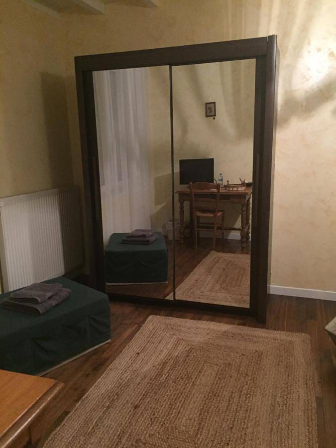 Appartement de vacances entier, Chambre chez l'habitant dans Jolie maison de campagne in Valence-en-Poitou, Vienne (France)