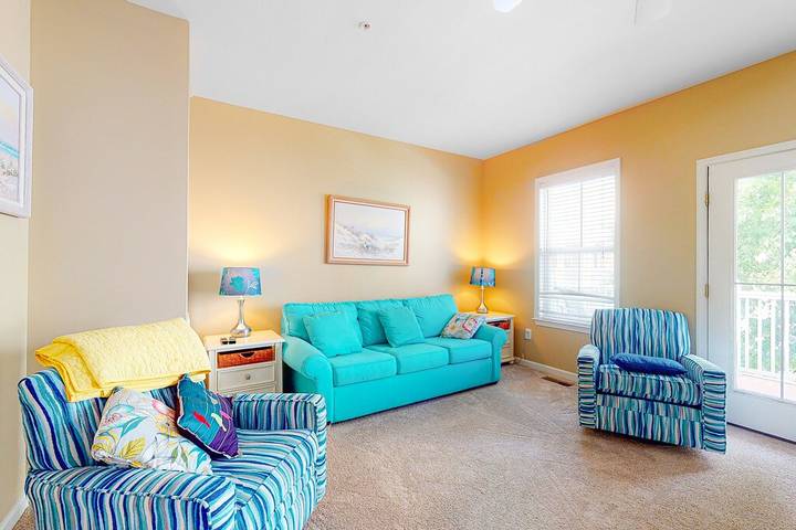 Vacation home for 12 people, with pool and balcony in Ocean City