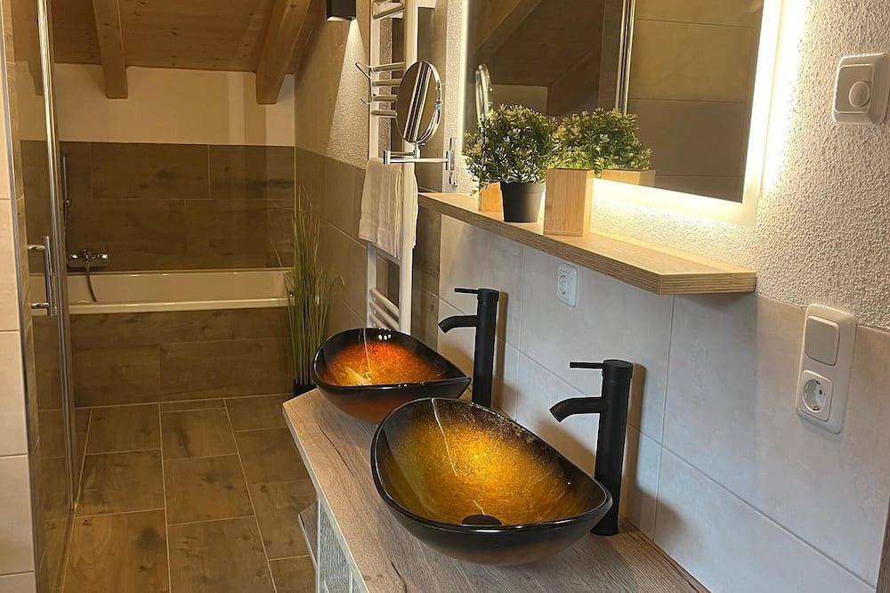 Ganze Wohnung, Schöne Ferienwohnung (76qm) mit Kaminofen in Kollnburg, Ostbayern