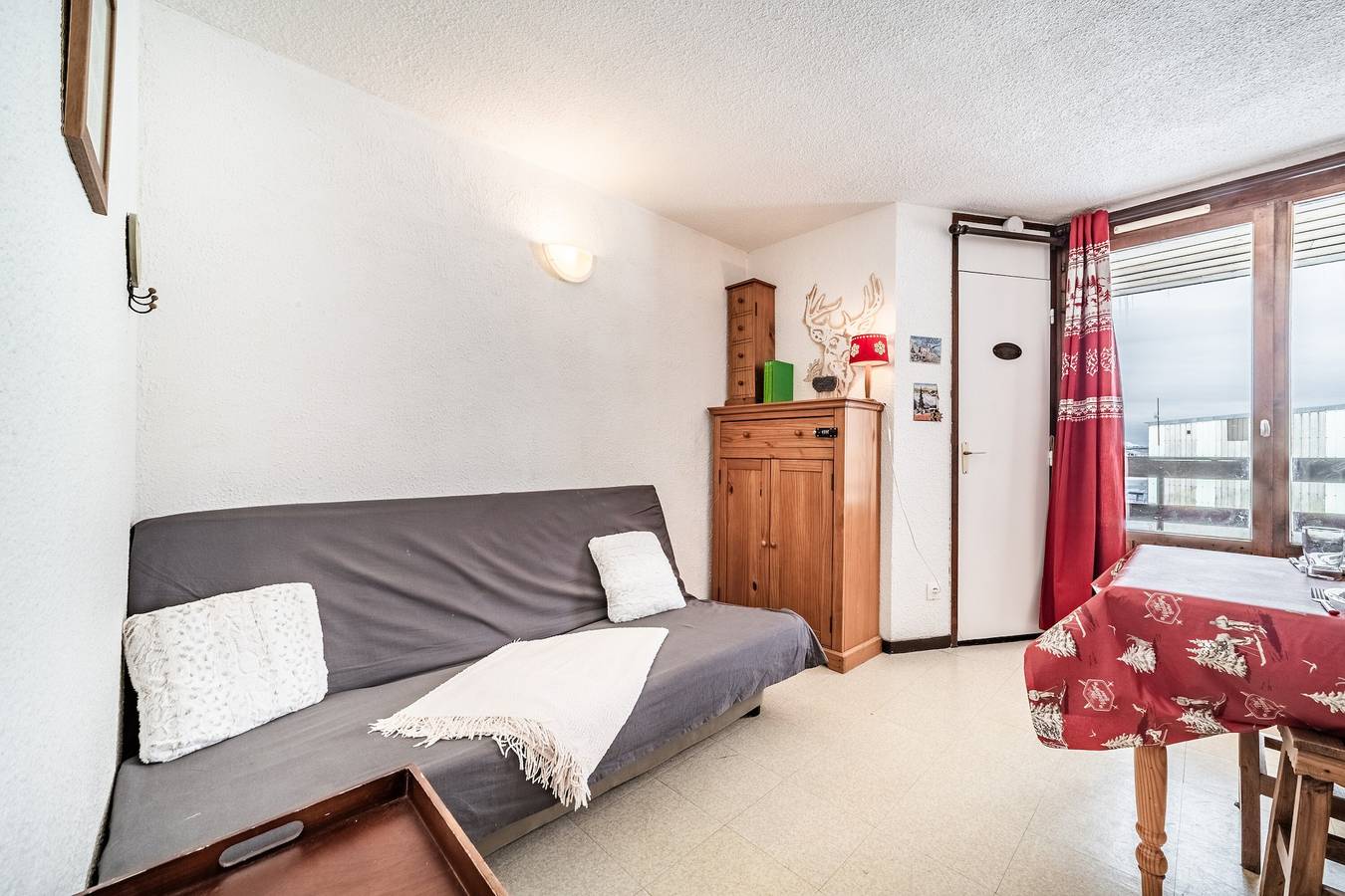 Apartamento entero, Apartamento vacacional 'Au Pied Des Pistes' con vistas a la montaña y balcón in Samoëns, Region Bonneville