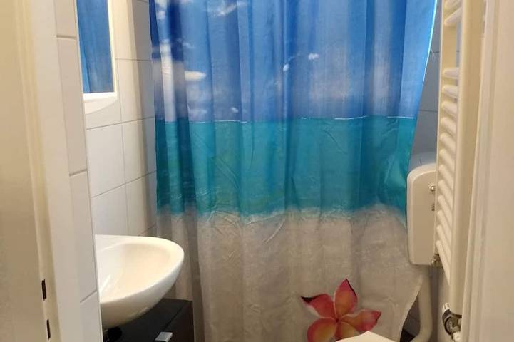 Ganze Wohnung, Tolle Souterrainwohnung mitten auf der Insel Rügen in Dorfrandlage bei Bergen in Gademow, Parchtitz