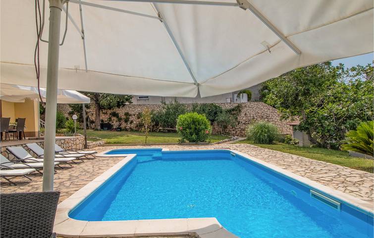 Ferienhaus für 12 Personen, mit Terrasse und Pool auf Rab - 2