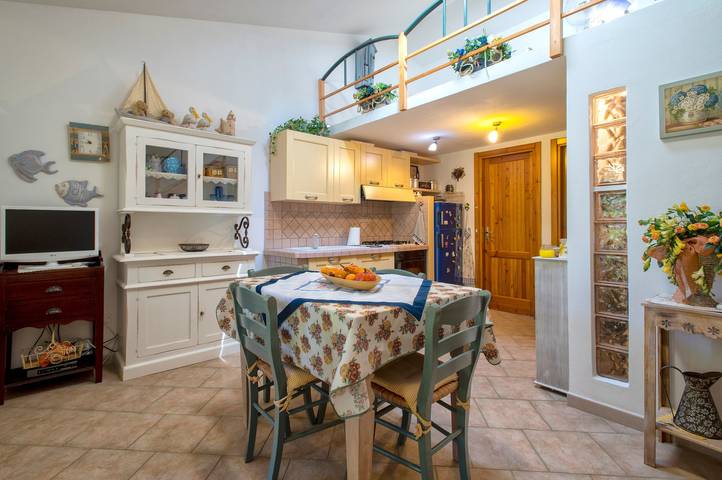 Casa Vacanze 'Stintino La Pelosa' con terrazza privata, Wi-Fi e aria condizionata in La Pelosa, Stintino