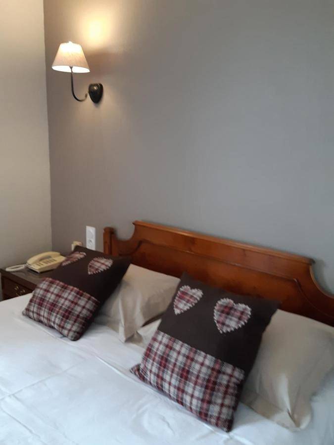 Hôtel pour 2 personnes, avec jardin et vue dans Lac de Bonlieu - 4