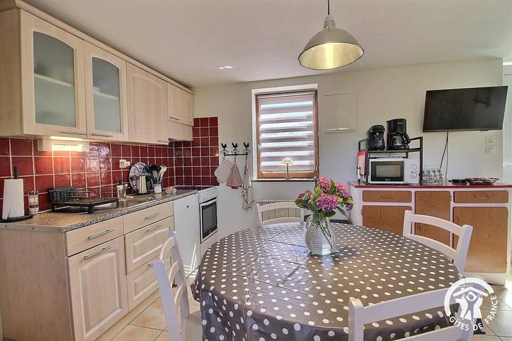 Gîte pour 3 personnes, avec Terrasse et Jardin à Plourivo - 4