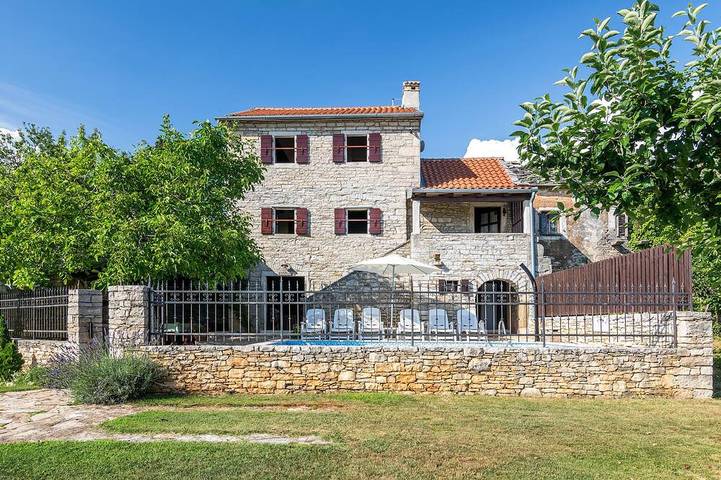 Villa istriana con piscina per una vacanza indimenticabile in Portole (Općina), Istria centrale