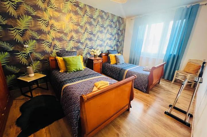 Gîte pour 6 personnes, avec jardin à La Rivière-Saint-Sauveur - 4