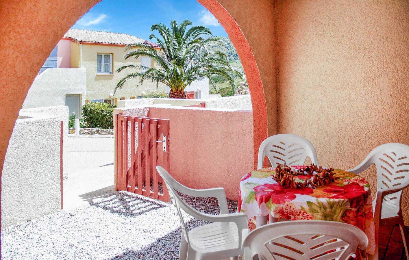 Ganze Ferienwohnung, Poolside-Terrasse | 500m vom Strand in La Côte Vermeille, Cerbère