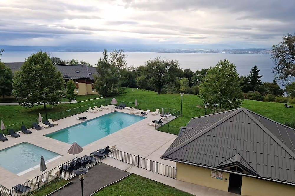 Entire apartment, T2 with breathtaking view of Lake Geneva in Lugrin, Thonon-les-Bains region