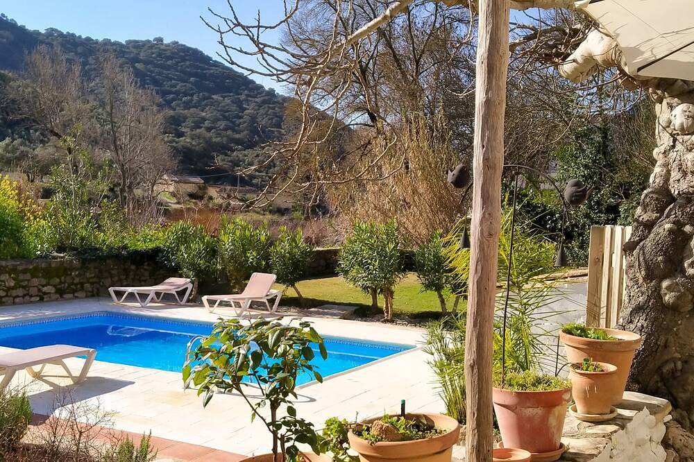Self catering Molino del Caracol for 6 people in Benaoján, Málaga Province