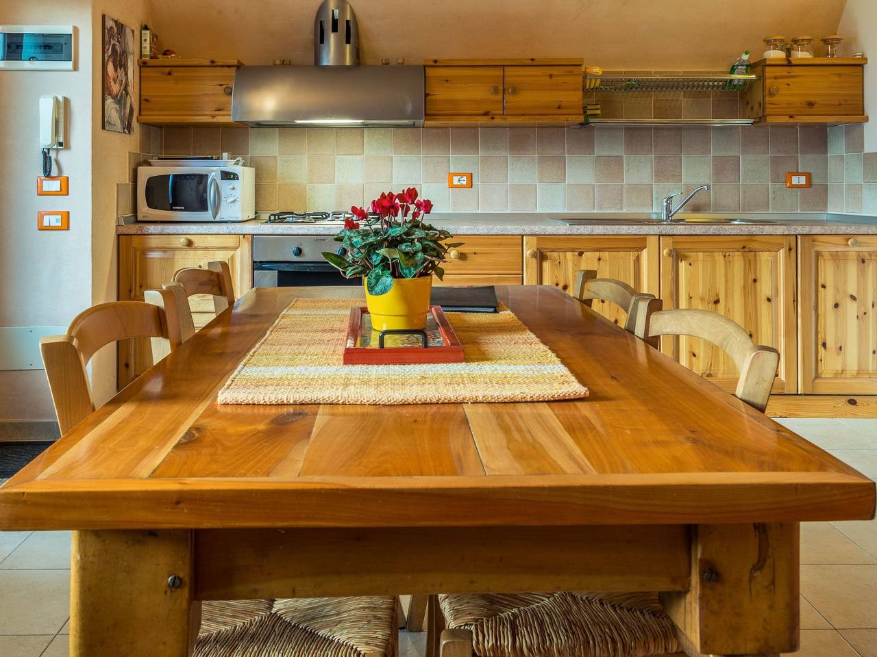Ganze Wohnung, Wohnung in Riva Di Solto mit Kleinem Garten in Riva di Solto, Gemeinde Riva di Solto