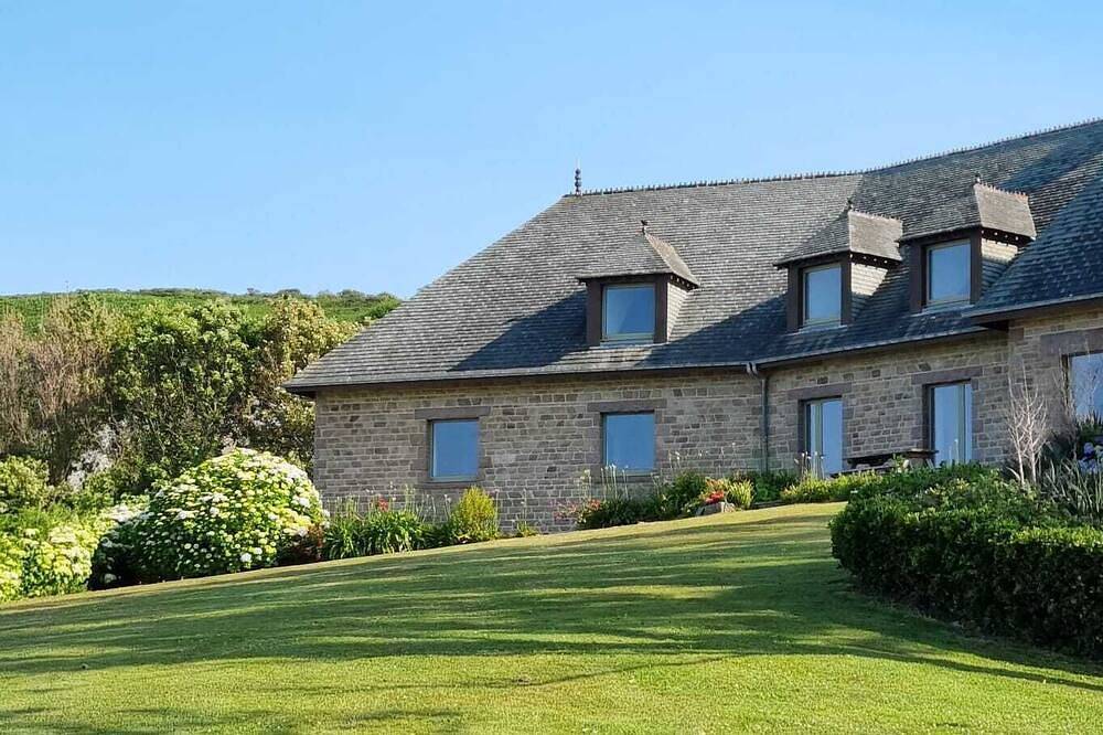 Schöne, romantische Unterkunft mit einem außergewöhnlichen Meerblick (4 Sterne) in Omonville-la-Rogue, La Hague