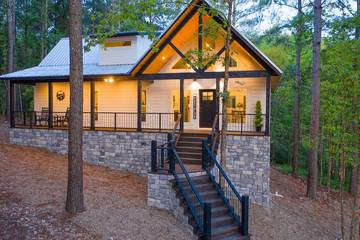 Log Cabin for 2 Guests in Broken Bow, Broken Bow Lake, Picture 4