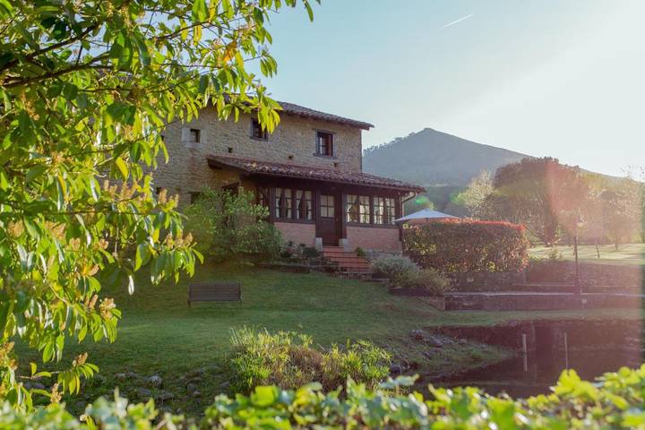 Casa rural para 2 personas, con Balcón y Terraza además de Jardín y Vistas al lago en Val de San Vicente - 3