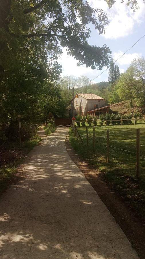 Gîte pour 7 personnes, avec Jacuzzi et Terrasse ainsi que Jardin et Vue à Campdevànol