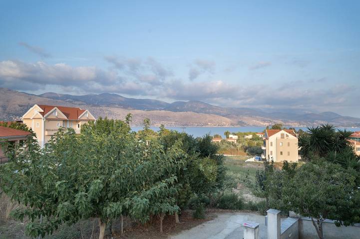 Entire studio, Apartment 'Anna's House 1 In Lixouri' with Sea View, Wi-Fi and Air Conditioning in Lixouri, Kefalonia