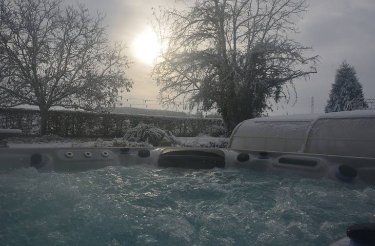 Gîte pour 15 personnes, avec piscine et jardin ainsi que terrasse et jacuzzi, animaux acceptés dans Yonne - 2