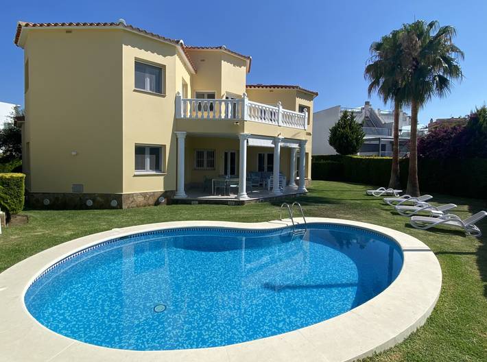 Casa rural para 8 personas, con terraza además de vistas y jardín en Oliva - 2