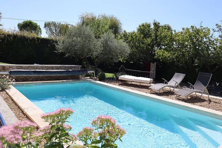 Gîte avec piscine chauffée à 27°, à L'Isle Sur La Sorgue. in L'Isle-sur-la-Sorgue, Vaucluse