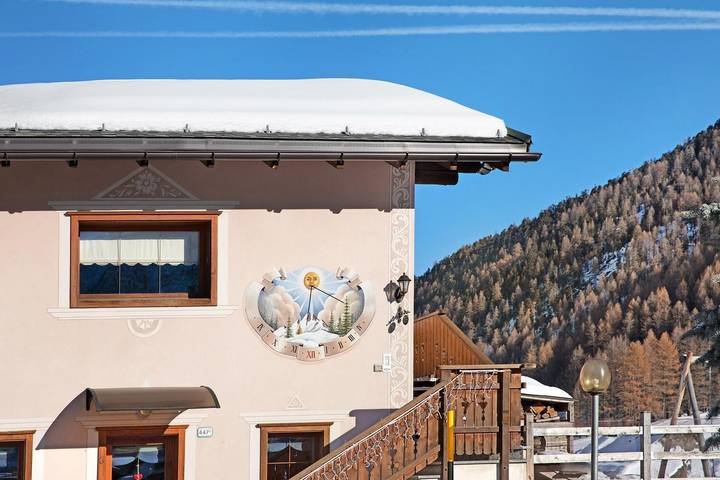Appartamento intero, Baita del Sole Appartamento 1 con vista montagne, Wi-Fi, terrazza e giardino in Livigno, Valtellina