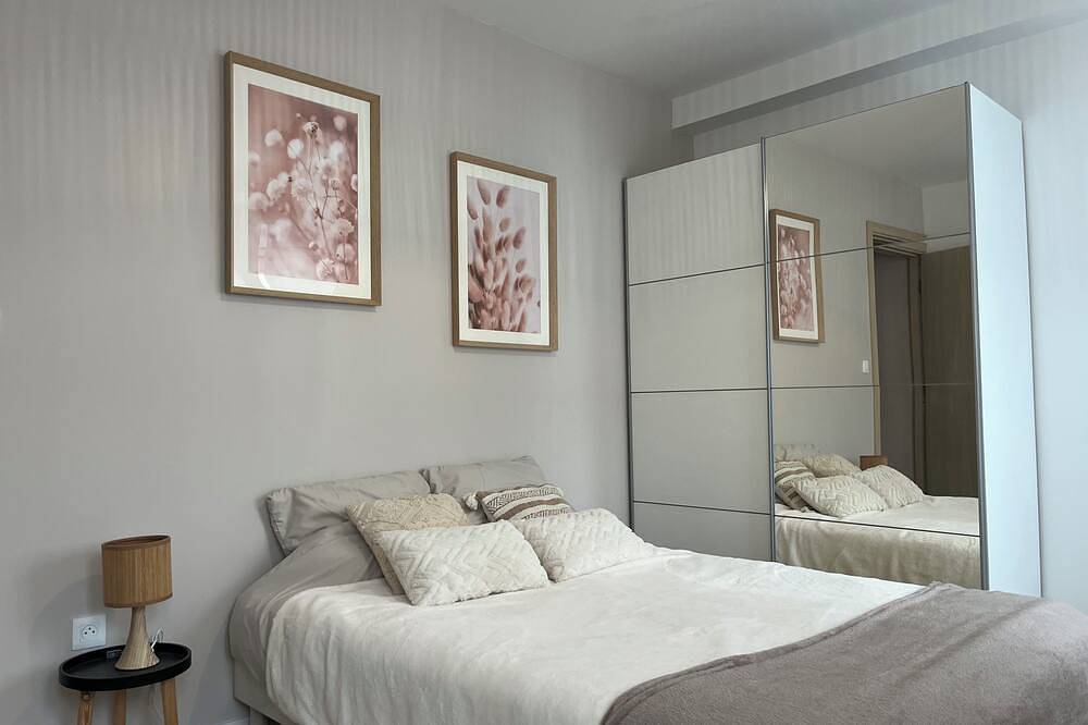 Appartement entier, La Parenthèse Dunkerquoise : Appt luxe, balnéo, jardin, garage privé & wallbox in Dunkerque, Côte des dunes de Flandres