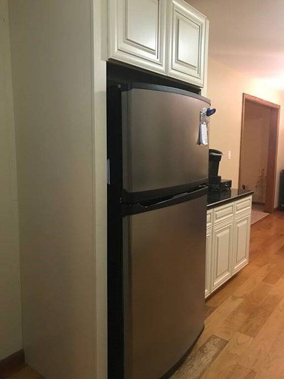 Das Hitchcock House ist ein wunderschönes Haus mit 3 Schlafzimmern und 2 Stockwerken! in Mahoning County