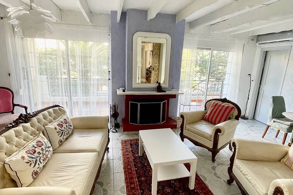 Ganze Wohnung, Apartment 120m2 between sea and mountains in Glyfada, Athens Riviera in Glifada, Süd-Athen