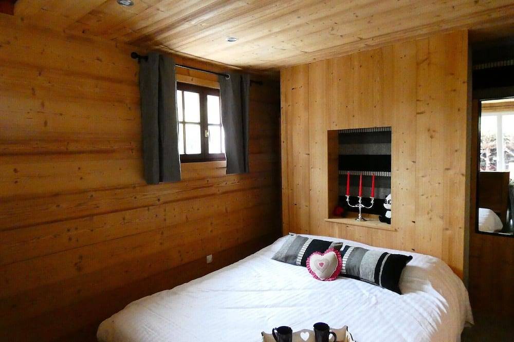 Apartamento entero, Quiet gite private jacuzzi wifi terrace near Lake Annecy pets welcome in Thônes, Región de Annecy